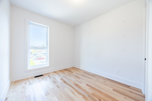 Chambre à coucher - 11 Rue De Beaumont, Blainville, QC - Indoor Photo Showing Other Room