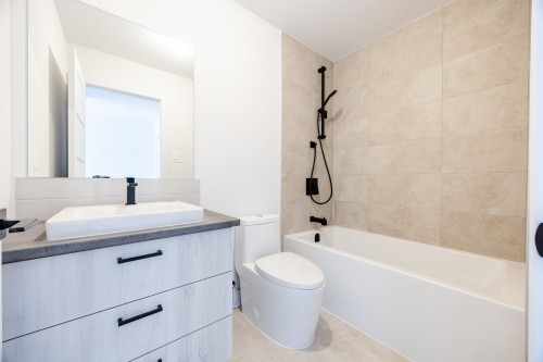 Salle de bains - 11 Rue De Beaumont, Blainville, QC - Indoor Photo Showing Bathroom