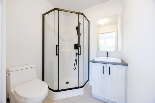 Salle de bains - 11 Rue De Beaumont, Blainville, QC - Indoor Photo Showing Bathroom