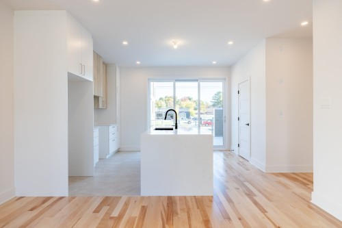 Cuisine - 11 Rue De Beaumont, Blainville, QC - Indoor Photo Showing Other Room