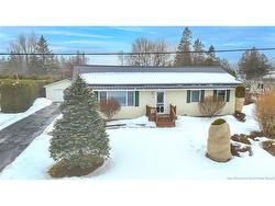 35 Thomas AVE  Saint Andrews, NB E5B 2M7