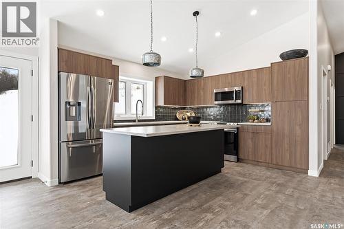 9 70 8Th Avenue, Lumsden, SK - Indoor Photo Showing Kitchen With Upgraded Kitchen