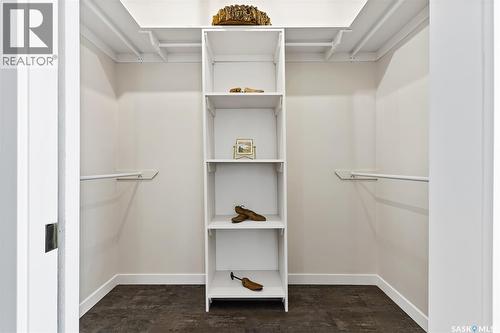 9 70 8Th Avenue, Lumsden, SK - Indoor With Storage