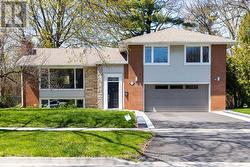 1639 TRUSCOTT DRIVE  Mississauga, ON L5J 1Z5