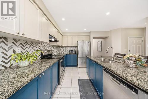 241 Pineglen Crescent, Kitchener, ON - Indoor Photo Showing Kitchen With Stainless Steel Kitchen With Double Sink With Upgraded Kitchen