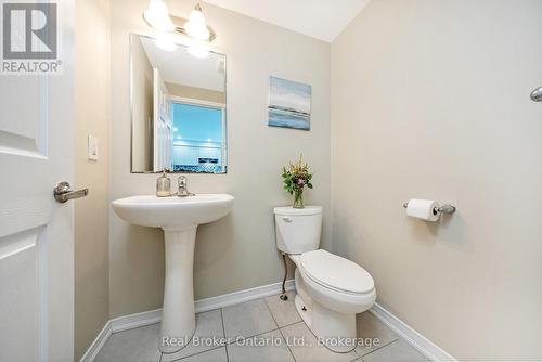 241 Pineglen Crescent, Kitchener, ON - Indoor Photo Showing Bathroom