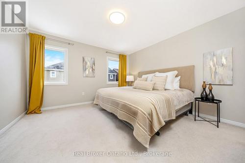 241 Pineglen Crescent, Kitchener, ON - Indoor Photo Showing Bedroom