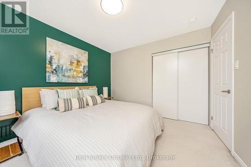 241 Pineglen Crescent, Kitchener, ON - Indoor Photo Showing Bedroom