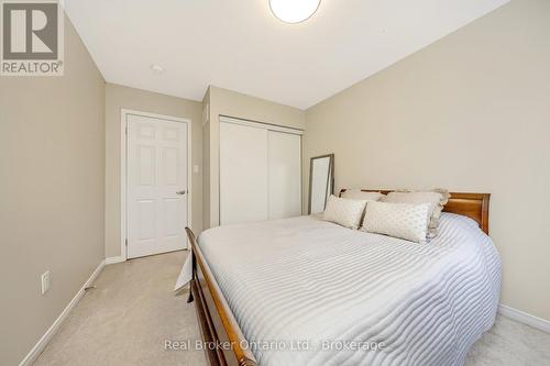 241 Pineglen Crescent, Kitchener, ON - Indoor Photo Showing Bedroom