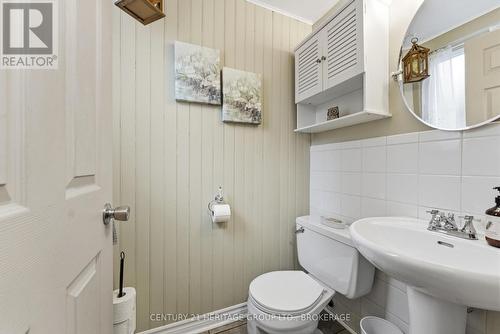 205 Keewatin Street, Oshawa (Donevan), ON - Indoor Photo Showing Bathroom