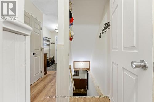 205 Keewatin Street, Oshawa (Donevan), ON - Indoor Photo Showing Other Room
