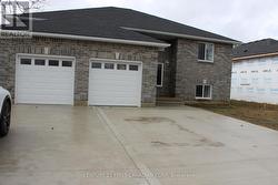 2609 OIL HERITAGE ROAD  Oil Springs, ON N0N 1P0