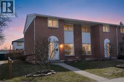 150 GATESHEAD Crescent Unit# 122  Stoney Creek, ON L8G 4A7