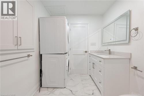 64 Brookstream Court, Hamilton, ON - Indoor