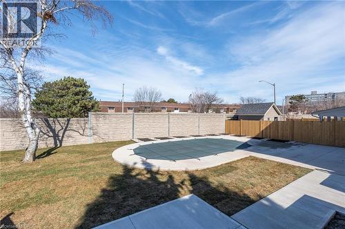 64 Brookstream Court, Hamilton, ON - Outdoor