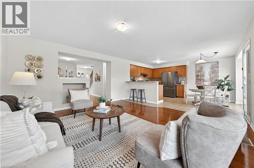 20 Longspur Way, Cambridge, ON - Indoor Photo Showing Living Room