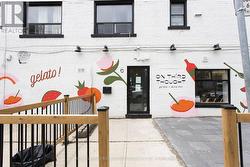 6 MARKHAM STREET  Toronto, ON M6J 1E4