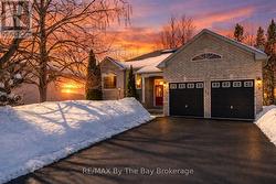 27 SILVERSANDS CRESCENT  Wasaga Beach, ON L9Z 1P8