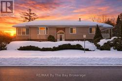 45 40TH STREET N  Wasaga Beach, ON L9Z 1Z9