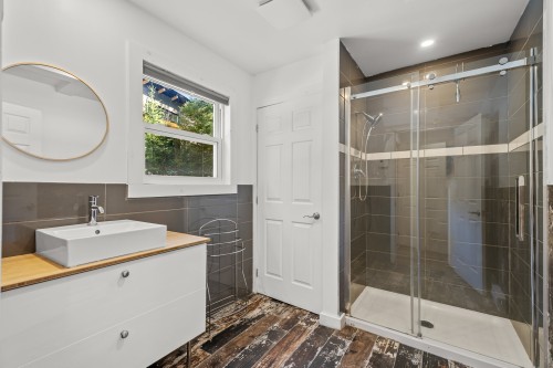 Bathroom - 3905  - 3909 Ch. Paiement, Sainte-Agathe-Des-Monts, QC - Indoor Photo Showing Bathroom