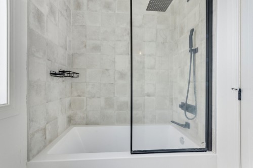 Salle de bains - 306 Rue Jean-Dubuc, Saint-Eustache, QC - Indoor Photo Showing Bathroom