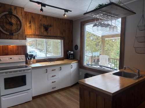 Cuisine - 2458 Ch. Des Aubépines, La Conception, QC - Indoor Photo Showing Kitchen