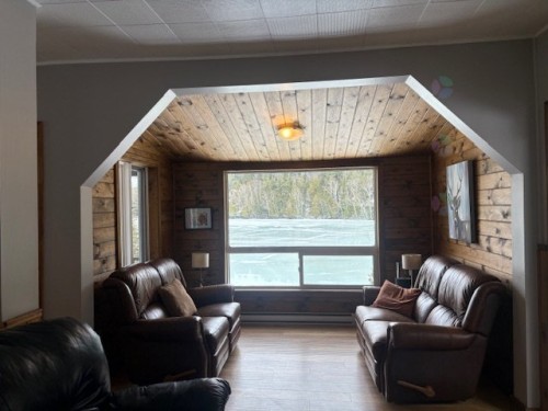 Salon - 2458 Ch. Des Aubépines, La Conception, QC - Indoor