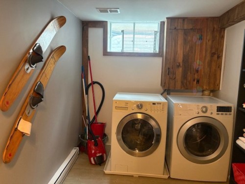 Intérieur - 2458 Ch. Des Aubépines, La Conception, QC - Indoor Photo Showing Laundry Room