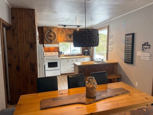 Intérieur - 2458 Ch. Des Aubépines, La Conception, QC - Indoor Photo Showing Kitchen