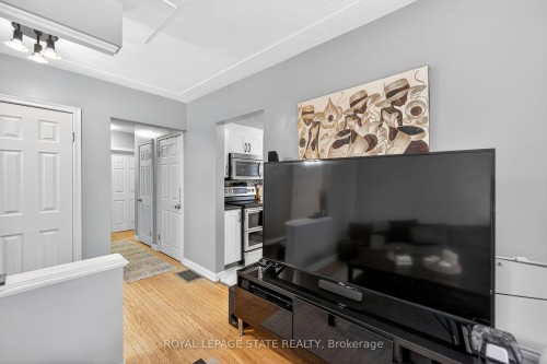 624 Upper Ottawa Street, Hamilton, ON - Indoor Photo Showing Other Room