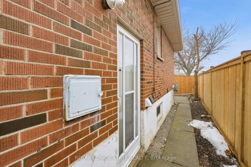 624 Upper Ottawa Street, Hamilton, ON - Outdoor With Exterior