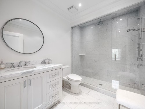 64 Old Forest Hill Road, Toronto, ON - Indoor Photo Showing Bathroom