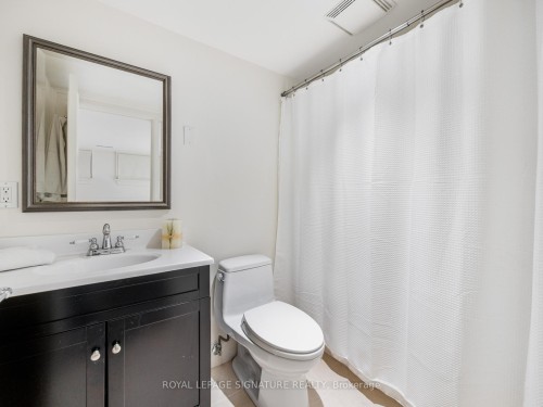 64 Old Forest Hill Road, Toronto, ON - Indoor Photo Showing Bathroom