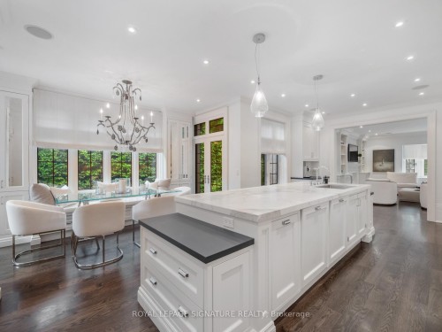 64 Old Forest Hill Road, Toronto, ON - Indoor Photo Showing Kitchen With Upgraded Kitchen