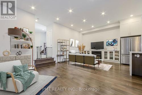 955 Eighth Street, Mississauga, ON - Indoor