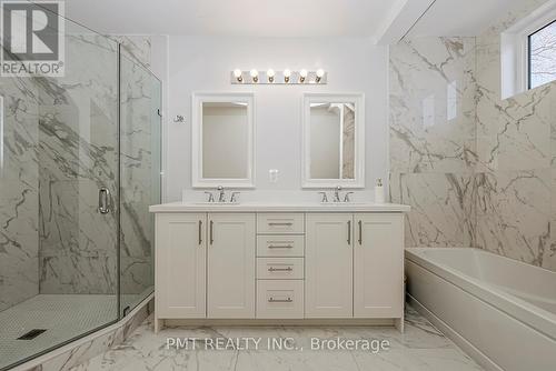 955 Eighth Street, Mississauga, ON - Indoor Photo Showing Bathroom