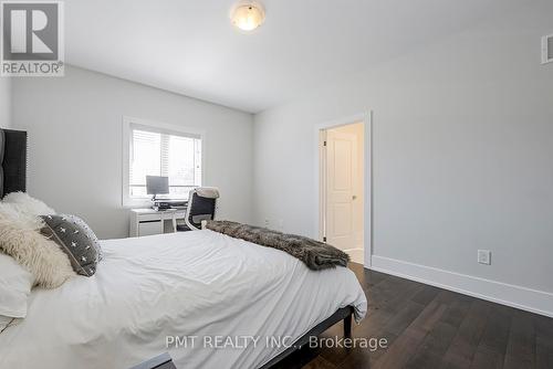 955 Eighth Street, Mississauga, ON - Indoor Photo Showing Bedroom