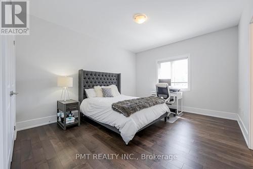 955 Eighth Street, Mississauga, ON - Indoor Photo Showing Bedroom