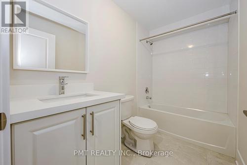 955 Eighth Street, Mississauga, ON - Indoor Photo Showing Bathroom