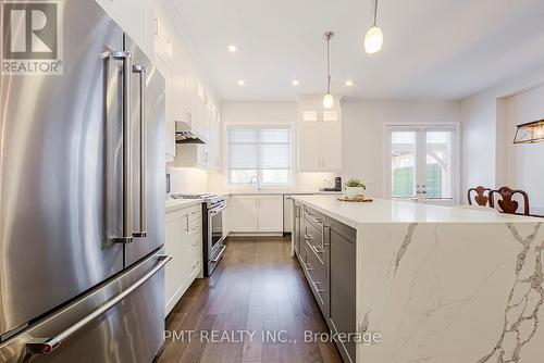 955 Eighth Street, Mississauga, ON - Indoor Photo Showing Kitchen With Upgraded Kitchen