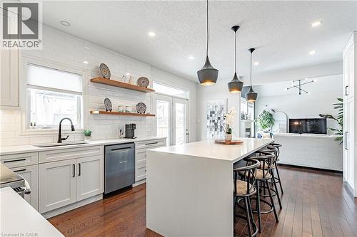 1989 Quarrier Road, London, ON - Indoor Photo Showing Kitchen With Upgraded Kitchen