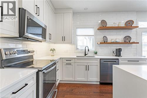 1989 Quarrier Road, London, ON - Indoor Photo Showing Kitchen With Upgraded Kitchen