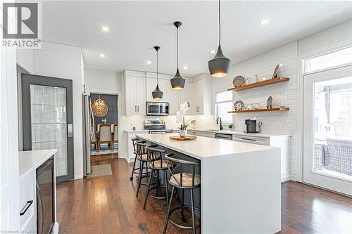 1989 Quarrier Road, London, ON - Indoor Photo Showing Kitchen With Upgraded Kitchen