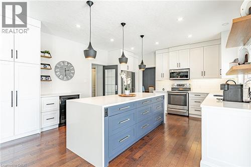 1989 Quarrier Road, London, ON - Indoor Photo Showing Kitchen With Upgraded Kitchen