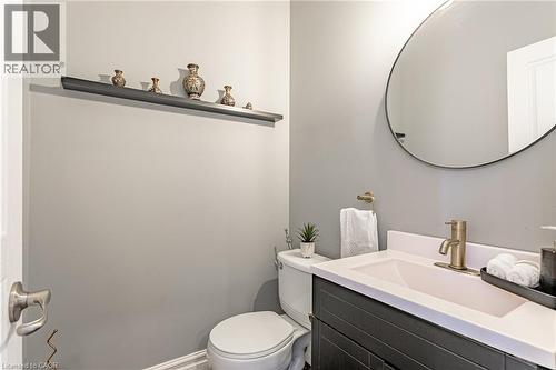 1989 Quarrier Road, London, ON - Indoor Photo Showing Bathroom