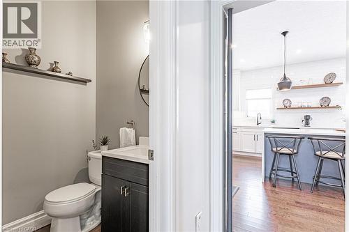 1989 Quarrier Road, London, ON - Indoor Photo Showing Bathroom