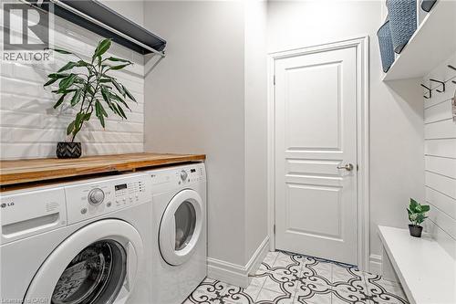 1989 Quarrier Road, London, ON - Indoor Photo Showing Laundry Room