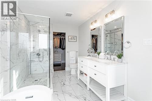 1989 Quarrier Road, London, ON - Indoor Photo Showing Bathroom