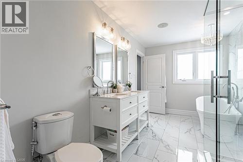 1989 Quarrier Road, London, ON - Indoor Photo Showing Bathroom