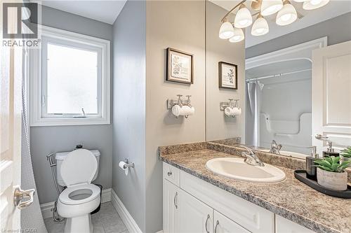 1989 Quarrier Road, London, ON - Indoor Photo Showing Bathroom
